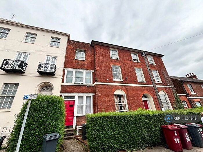 2 Bedroom Flat To Rent In Russell Street, Reading, RG1