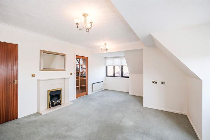1 Bedroom Flat For Sale In Manor Court Lodge, South Woodford, E18