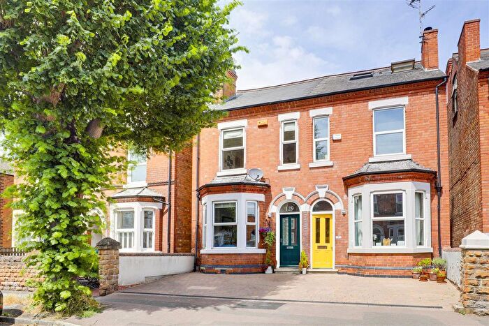 3 Bedroom Semi-Detached House To Rent In Trent Boulevard, West Bridgford, Nottingham, NG2