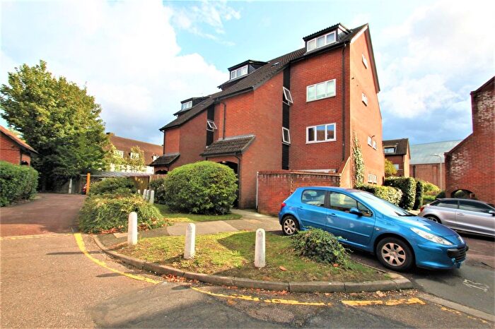 1 Bedroom Flat To Rent In Penrith Close, Uxbridge, UB8