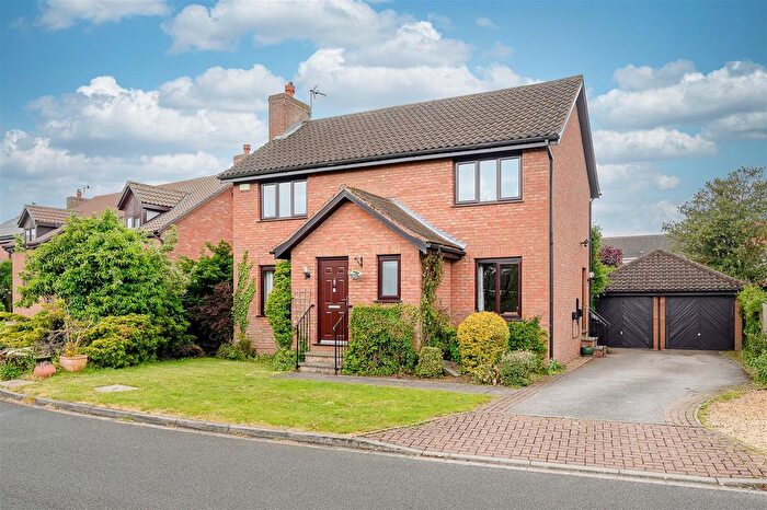 4 Bedroom Detached House For Sale In Dikelands Close, Upper Poppleton, York, YO26