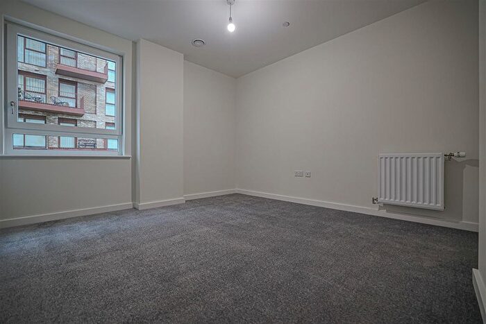 1 Bedroom Flat For Sale In North Woolwich Road, Royal Docks, E16
