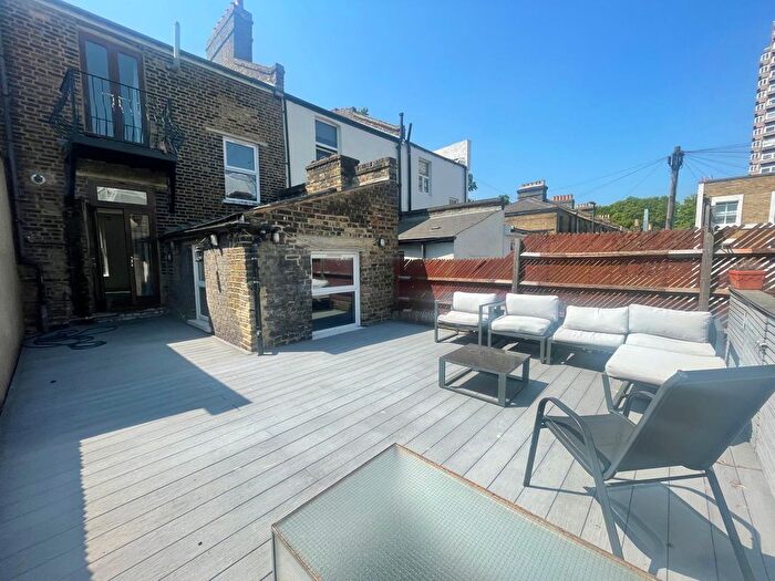 3 Bedroom Maisonette To Rent In Dulwich Road, Herne Hill, SE27