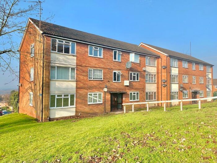 2 Bedroom Flat To Rent In Summer Lane, Dudley, DY3