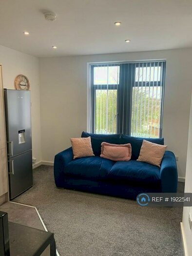 2 Bedroom Flat To Rent In , Farnley, Leeds, LS12