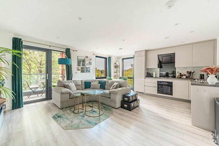 1 Bedroom Flat To Rent In La Reve, Wealdstone, HA3