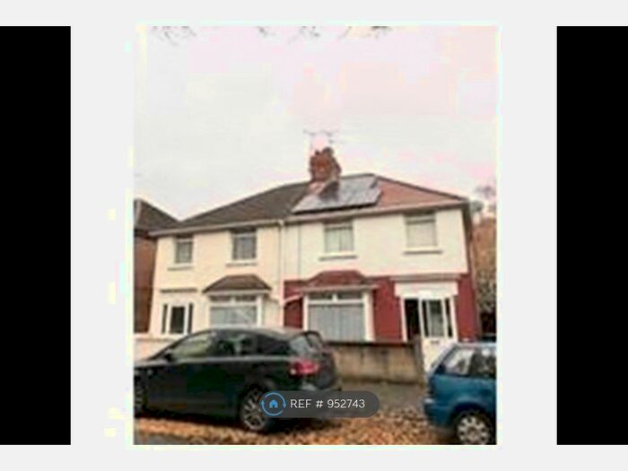3 Bedroom Semi-Detached House To Rent In Beckhampton Street, Swindon, SN1