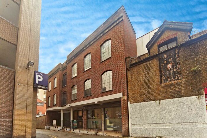 1 Bedroom Flat For Sale In Overtons Yard, Croydon, CR0