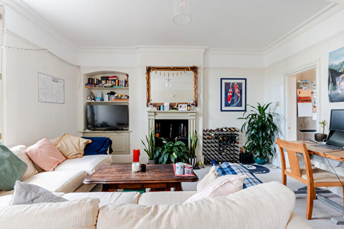 2 Bedroom Ground Maisonette For Sale In Granby Hill, Clifton, Bristol, BS8