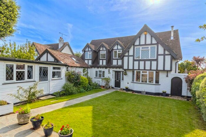4 Bedroom Detached House To Rent In Ansisters Road, Ferring, Worthing, BN12