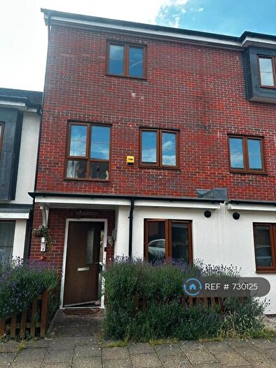 4 Bedroom Terraced House To Rent In The Spinney, Basingstoke, RG24
