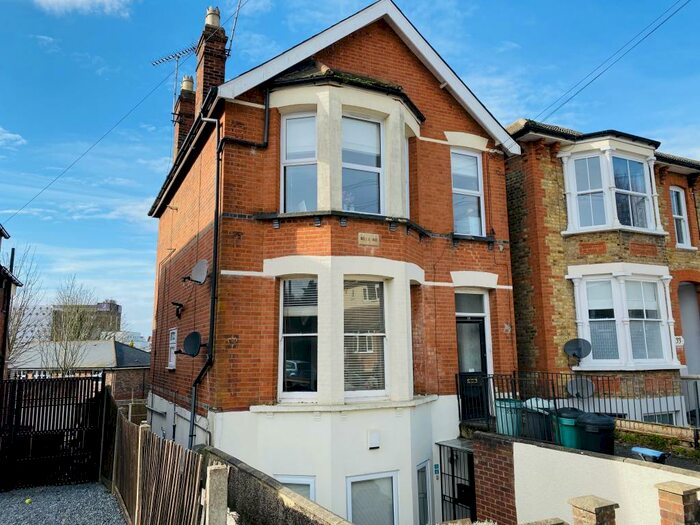 1 Bedroom Flat To Rent In Rose Valley, Brentwood, CM14