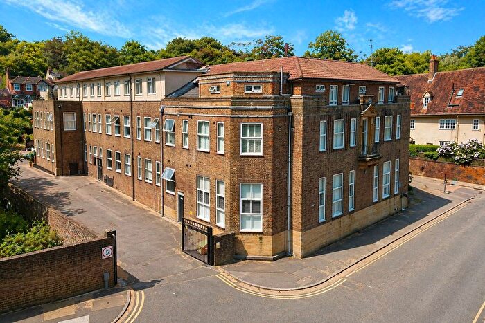 2 Bedroom Flat For Sale In Bury Fields, Guildford, GU2