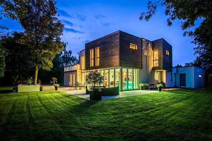 4 Bedroom Detached House For Sale In Orchard Drive, Caythorpe, Grantham, NG32