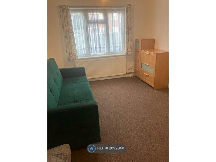 1 Bedroom Flat To Rent In Fulbeck Way, Harrow, HA2