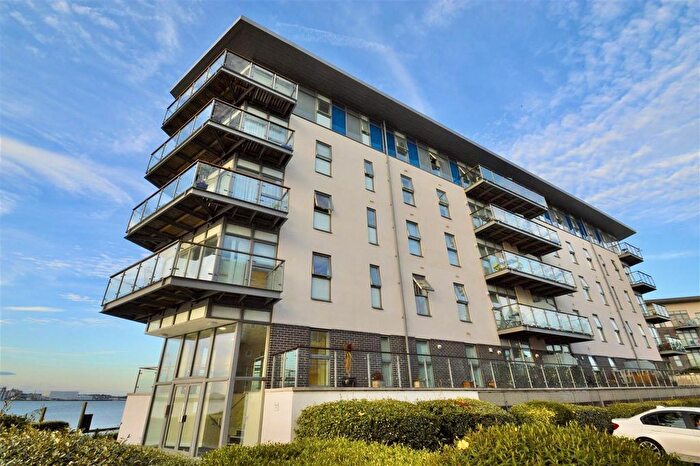1 Bedroom Flat For Sale In Carmichael Avenue, Greenhithe, DA9