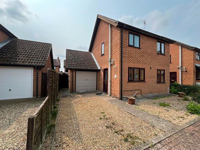 2 Bedroom Detached House For Sale In Harrington Square, Crowland, Peterborough, PE6