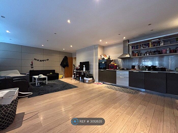 2 Bedroom Flat To Rent In Lee Circle, Leicester, LE1