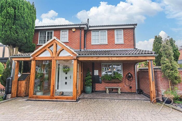 3 Bedroom Semi-Detached House For Sale In Dovedale Avenue, Sutton-In-Ashfield, NG17