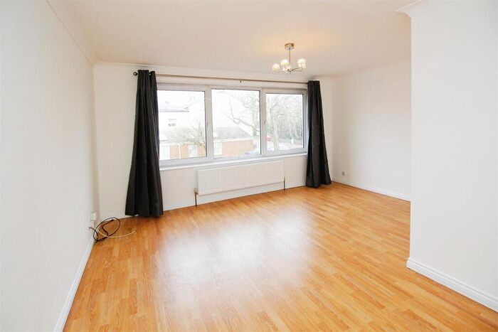 4 Bedroom House To Rent In Firs Close, Hitchin, Hertfordshire, SG5