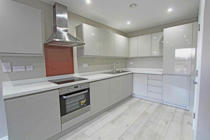 1 Bedroom Flat To Rent In Victoria Avenue, Southend-On-Sea, SS2