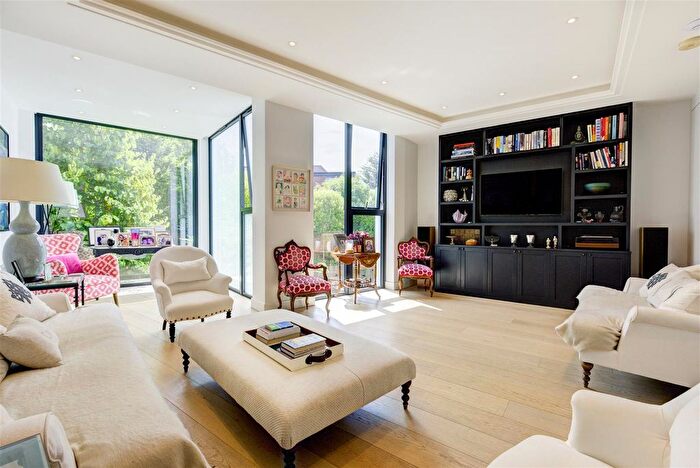 5 Bedroom Property For Sale In Wycombe Gardens, Golders Green, NW11