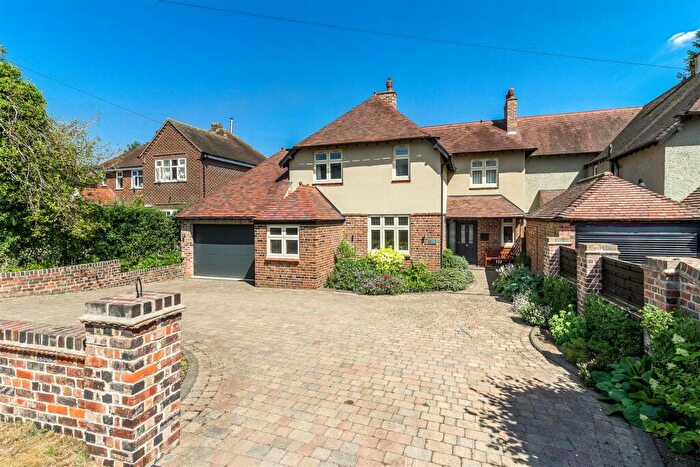 4 Bedroom Semi-Detached House For Sale In Upper Packington Road, Ashby-De-La-Zouch, LE65