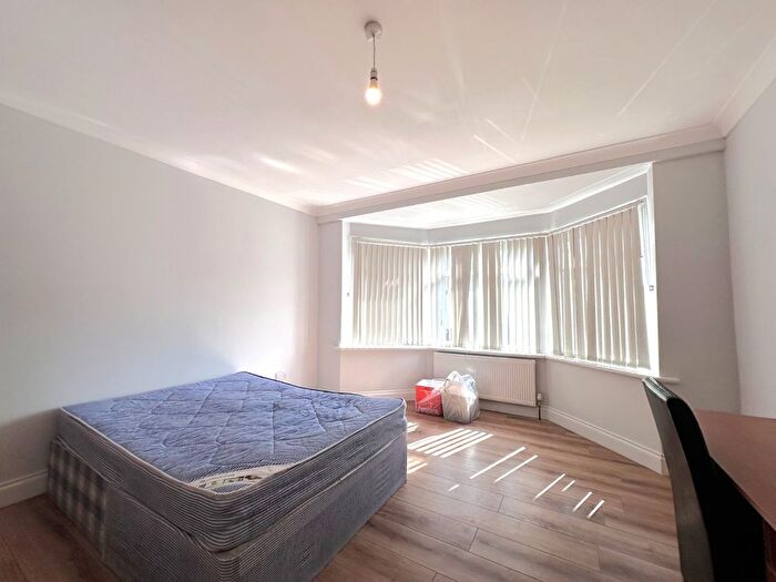 7 Bedroom Semi-Detached House To Rent In Ripstone Gardens, Southampton, SO17