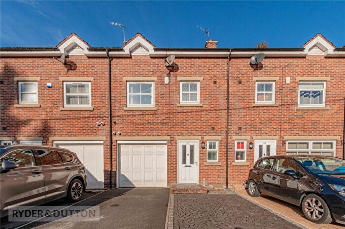 4 Bedroom Town House For Sale In Delph New Road, Delph, Saddleworth, OL3