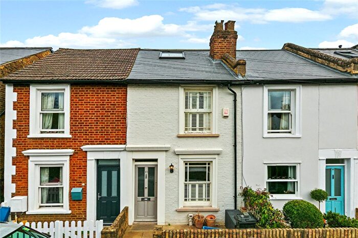 3 Bedroom Terraced House For Sale In Railway Road, Teddington, TW11