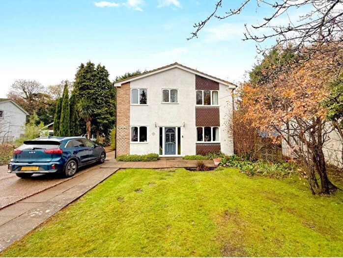 4 Bedroom Detached House For Sale In Lakeland Drive, Frimley, Camberley, Surrey, GU16