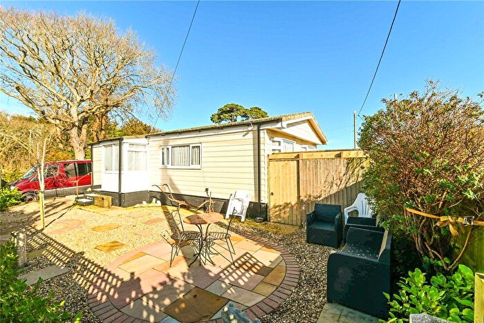 2 Bedroom Park Home For Sale In The Cul De Sac, Naish Estate, Barton On Sea, BH25