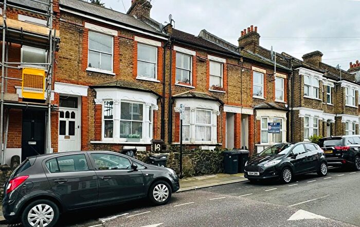 2 Bedroom Flat For Sale In Steele Road, London, N17