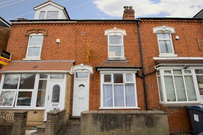 4 Bedroom House To Rent In Heeley Road, Birmingham, B29