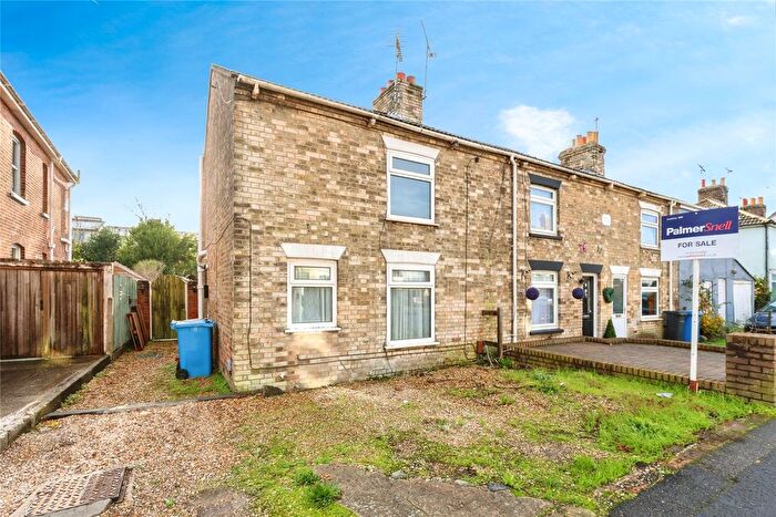 2 Bedroom End Terrace House For Sale In Blandford Road, Poole, Dorset, BH15