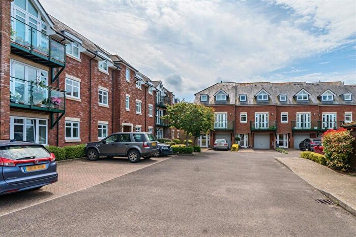 2 Bedroom Flat To Rent In William Cawley Mews, Broyle Road, Chichester, PO19