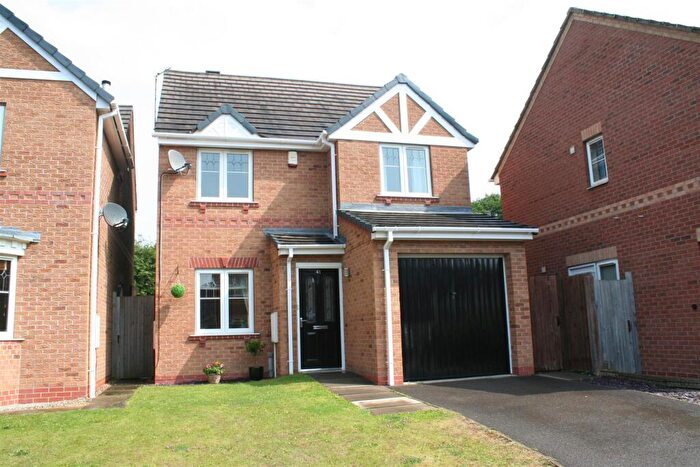 3 Bedroom Detached House To Rent In Hallgate Close, Oakwood, Derbyshire, DE21