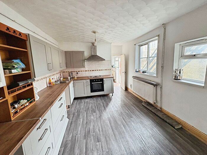 4 Bedroom Property To Rent In Cowbridge Road East, Cardiff, CF5