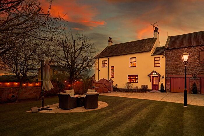 4 Bedroom Property For Sale In Wood Farmhouse, Doncaster Road, Whitley, DN14