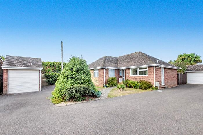 2 Bedroom Detached Bungalow To Rent In Inglegreen Close, Ferring, Worthing, BN12