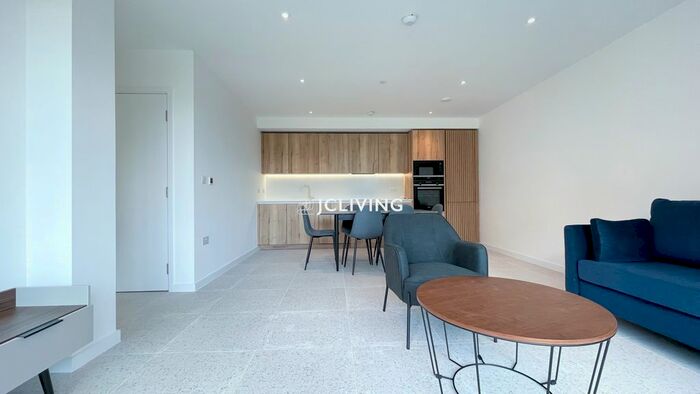 2 Bedroom Flat To Rent In Silk District, London, E1