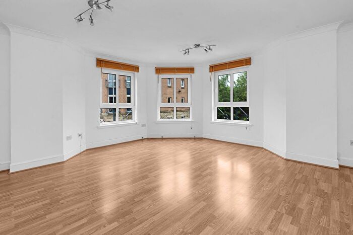 2 Bedroom Flat To Rent In St Clair Road, Leith, Edinburgh, EH6