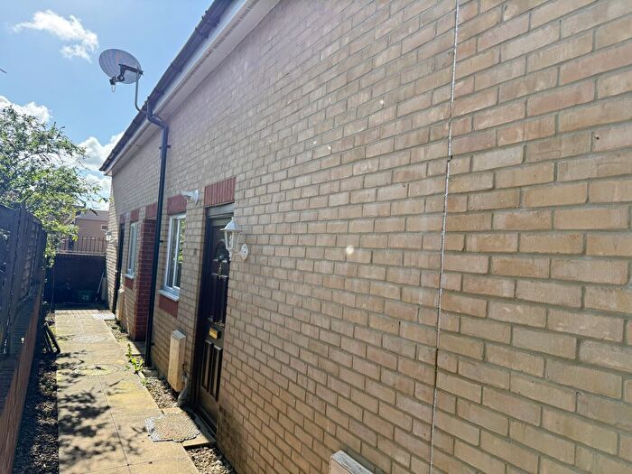 2 Bedroom Terraced House To Rent In Duke Street, Taunton, TA1