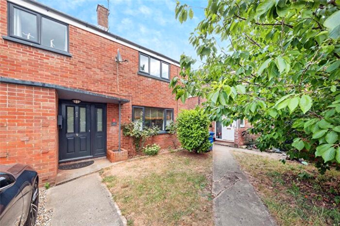 3 Bedroom Semi-Detached House For Sale In Elderfield Road, Bicester, Oxfordshire, OX27