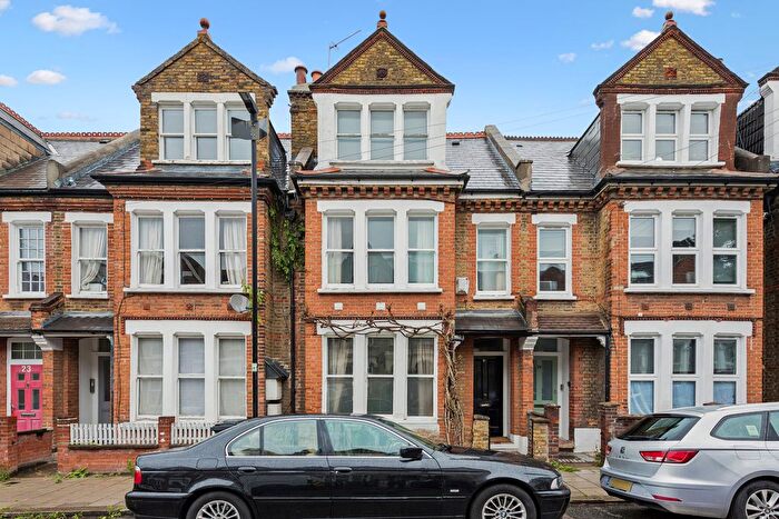 5 Bedroom Terraced House For Sale In Hemberton Road, London, SW9