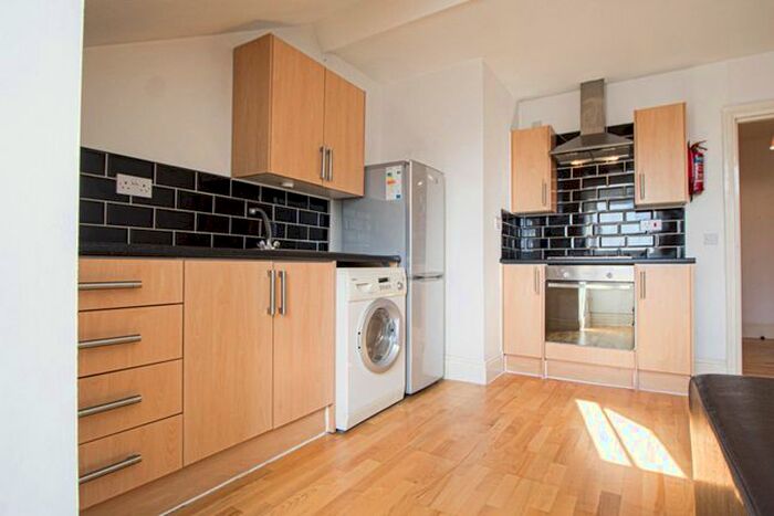 1 Bedroom Flat To Rent In Apt, Hyde Terrace #, LS2