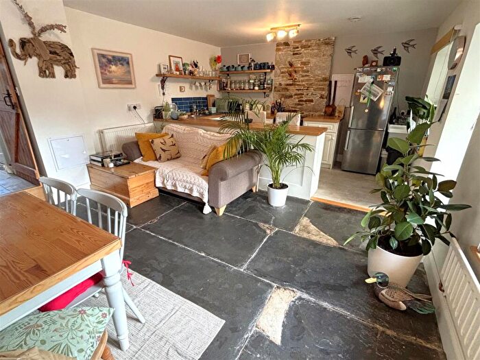 2 Bedroom Cottage For Sale In Calstock Road, Gunnislake, PL18
