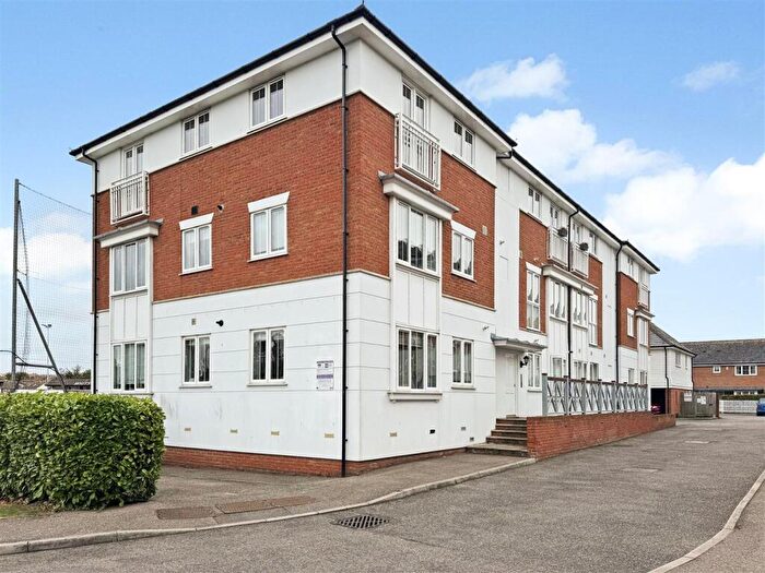 2 Bedroom Apartment For Sale In Wicketts End, Whitstable, CT5