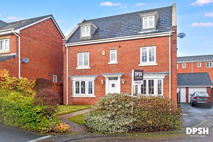 5 Bedroom Detached House For Sale In Woodside View, Middleton, Leeds, LS10