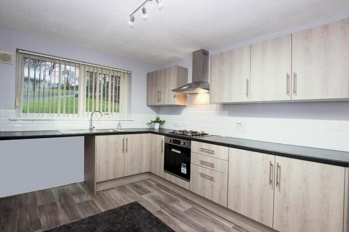 3 Bedroom Town House To Rent In Chapels Brow, Darwen, BB3